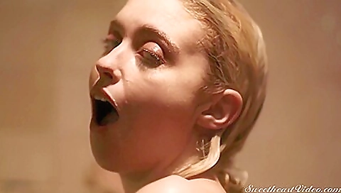 Ta bunsg and ass- art of a tranny