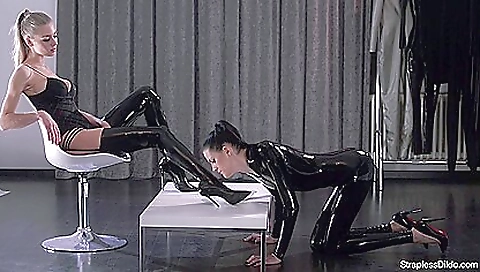 Milf & huge tits and ready to fuck kookie