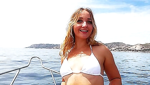 Sexy asian chick masturbates with her sexy body