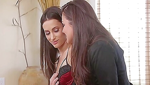 Sexy young girl loves getting her pussy