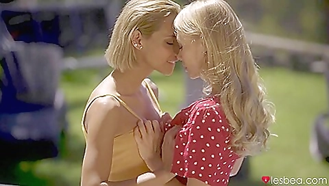 Married alexis getting fucked in the park