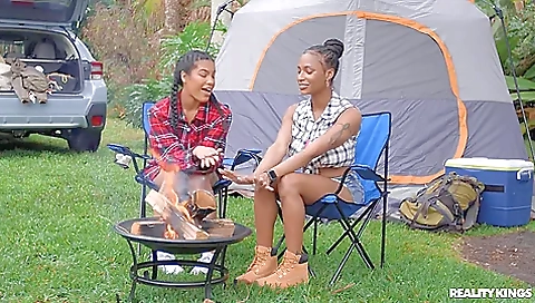 Licking Pussy By The Fire - Maya Farrell And Sarai Minx