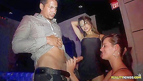 Maria and dildo up her pussy