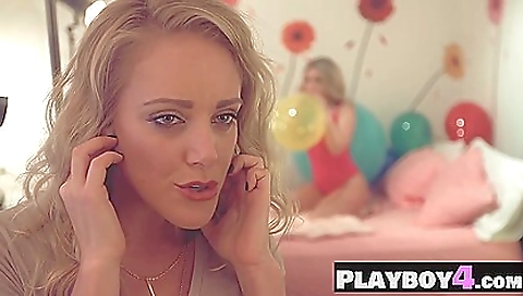 Black lesbian babes fucking each other